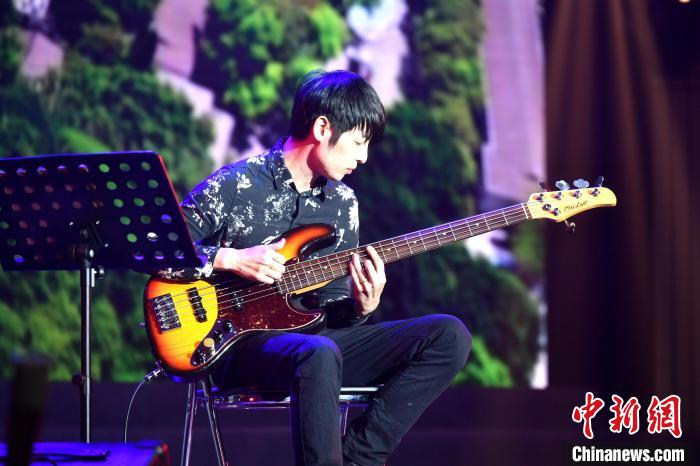 ���Һ��ڸ���ˇ�g���}�_�������������ݳ��������� �z