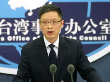 �ɰ�ϵ��ͨ�c�f��Մ�ЙC��ͣ�[